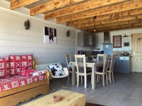 Chalet cosy rénové avec vue sur le lac Les Angles